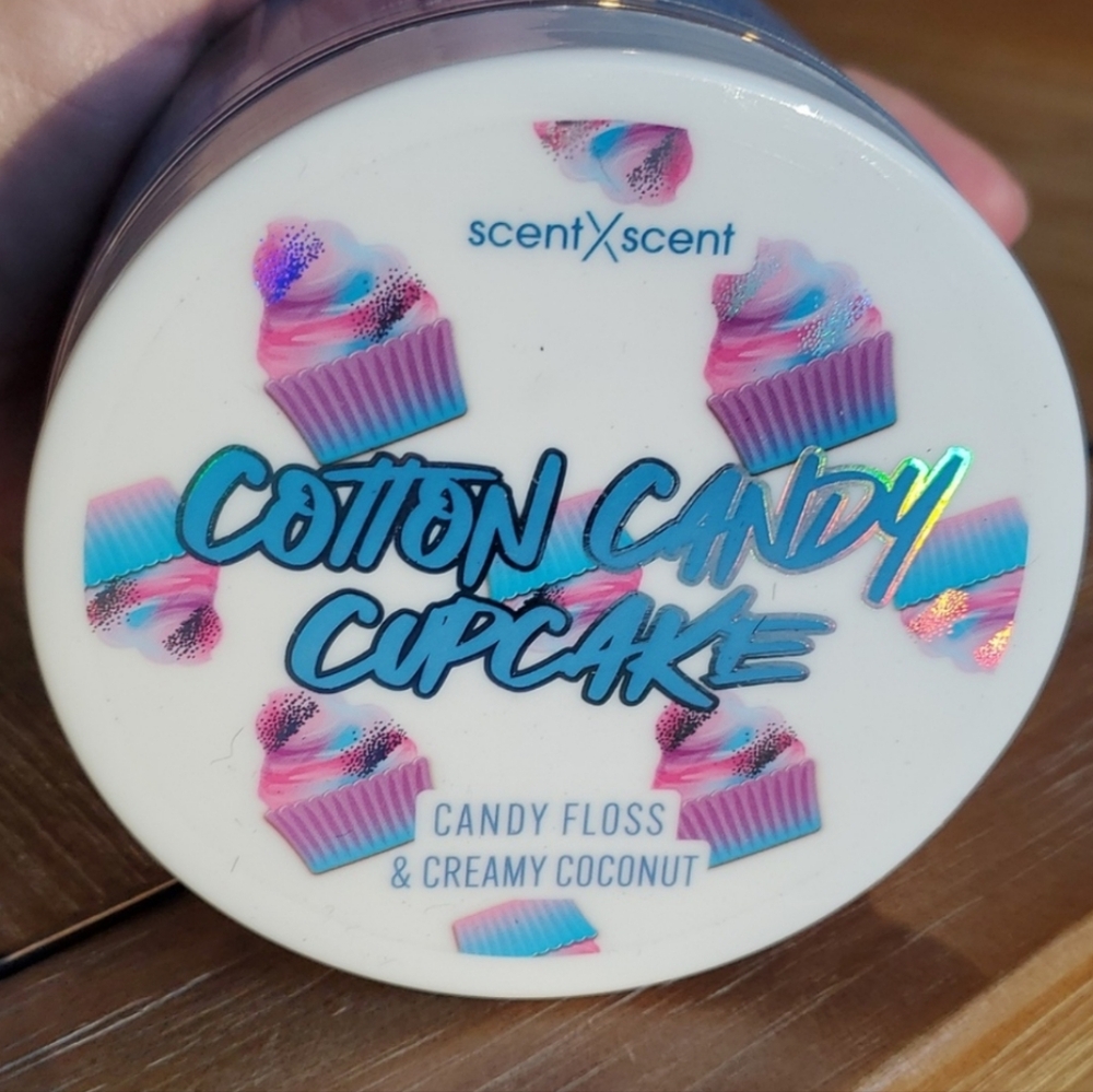Cotton Candy Cupcake Body Butter - Candy Floss & Creamy Coconut - Picture 3 of 7